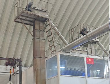 Стратегия для упаковочной машины соли: Вертикальная фасовочно-упаковочная машина с центральной линией для розничных пакетов